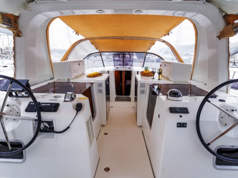 Jeanneau Sun Loft 47 da affittare a  Néa Péramos