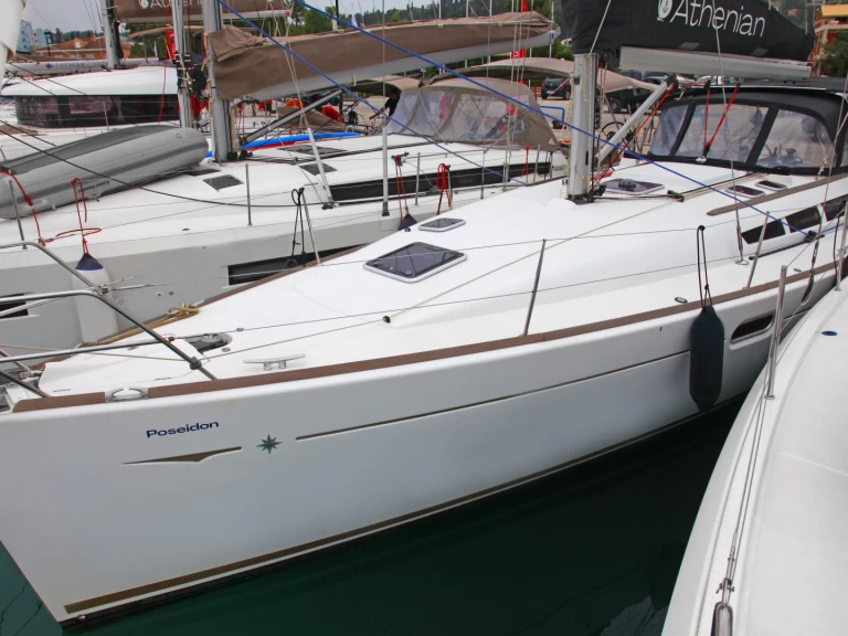 Noleggio barche Jeanneau Sun Odyssey 42i a Benítses su Samboat
