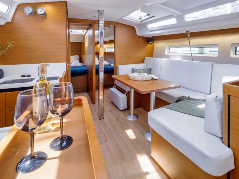 Jeanneau Sun Odyssey 440 da affittare a  Rodi (Citta)