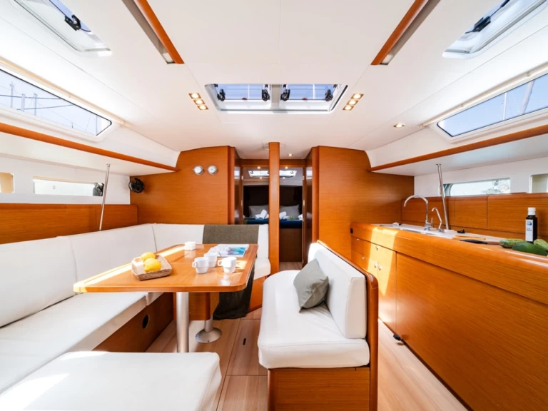 Jeanneau Sun Odyssey 479 da affittare a  Nydri