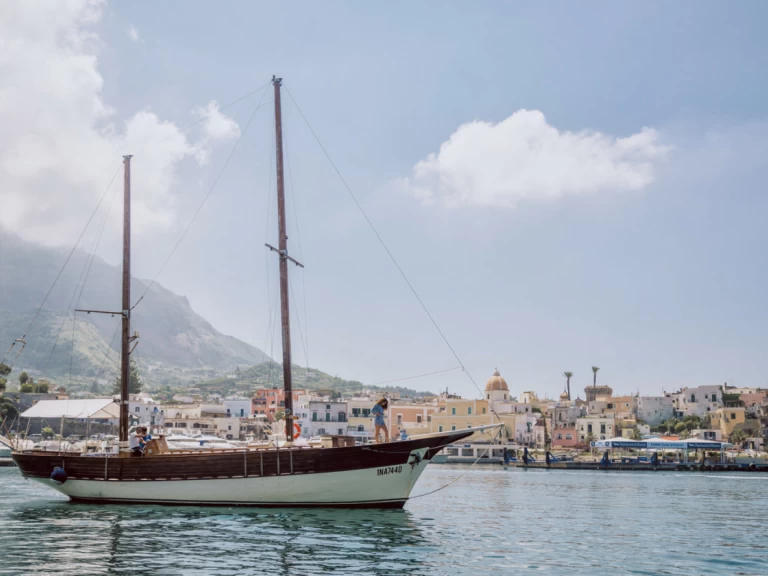 Noleggio barche Forio economico Goletta