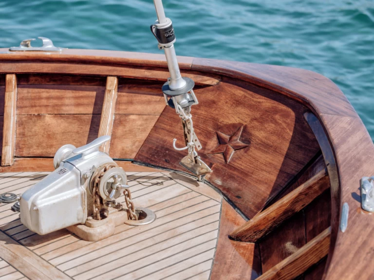 Noleggiare una Di Pinto Sparviero a Forio