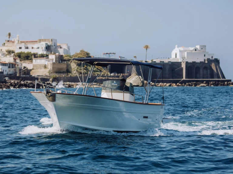 Noleggio Barca a motore a Forio – O.P Nautica Gozzo 780