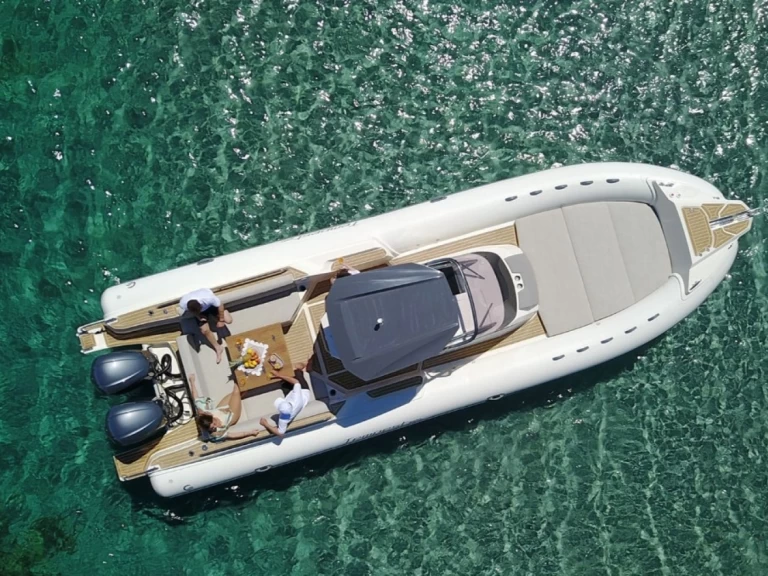 Gommone a noleggio a Port de Saint-Cyprien Méditerranée al miglior prezzo