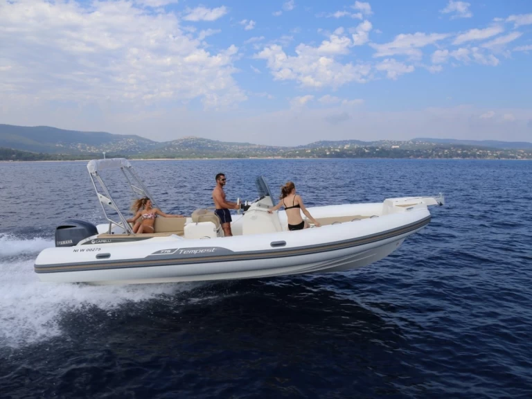 Noleggio Gommone a Port de Saint-Cyprien Méditerranée – Capelli Tempest 775
