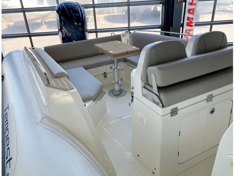 Noleggio Gommone Capelli con patente nautica