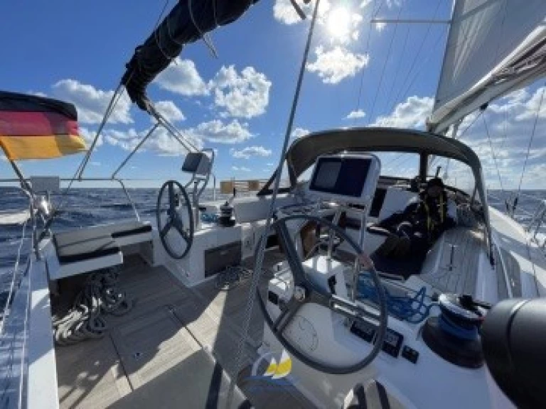 Noleggio Barca a vela Elan con patente nautica