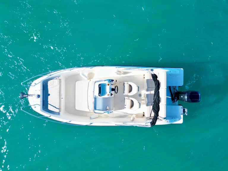 Noleggio Barca a motore Quicksilver con patente nautica