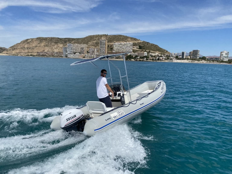 Noleggio Gommone Valiant con patente nautica
