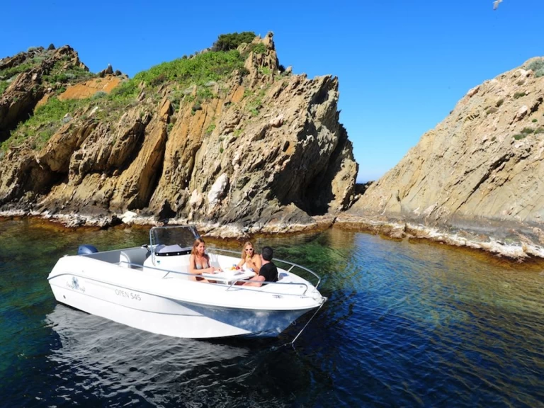 Noleggiare una Pacific Craft 545 open a Sète