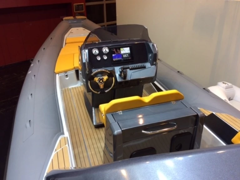 Gommone a noleggio a Hyères al miglior prezzo