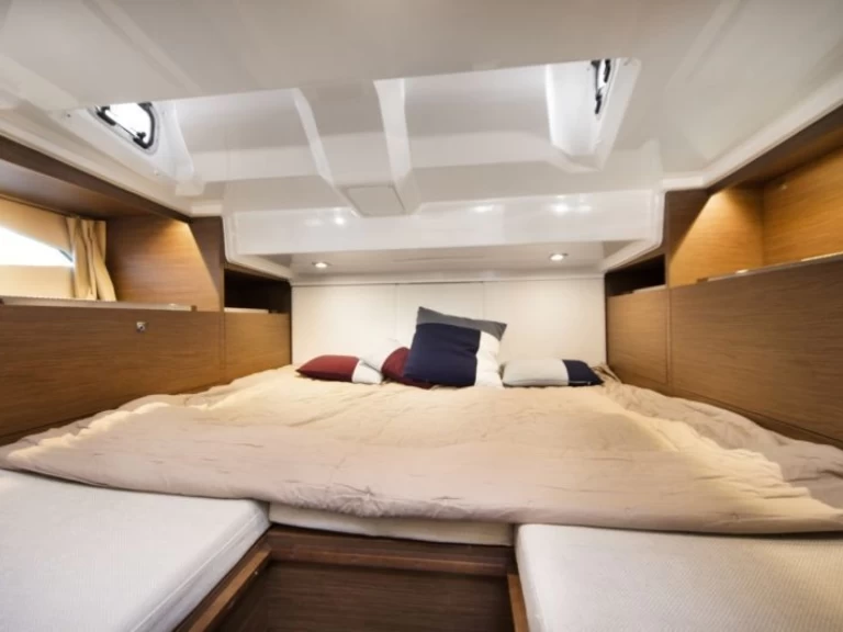 Noleggio a Hyères – Jeanneau CAP CAMARAT 10.5 CC Série 3 su SamBoat