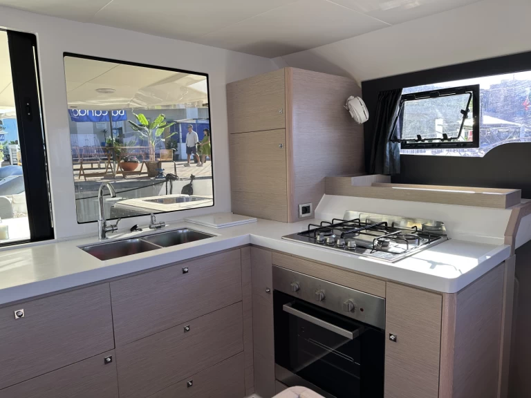 Dufour Dufour 48 Cat[G] da affittare a  Furnari