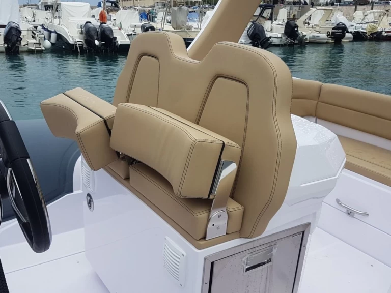 Noleggiare una Italboats STHINGER 28 GT a Hyères