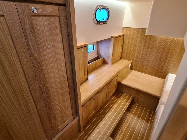 Barca a motore a noleggio a Hyères al miglior prezzo