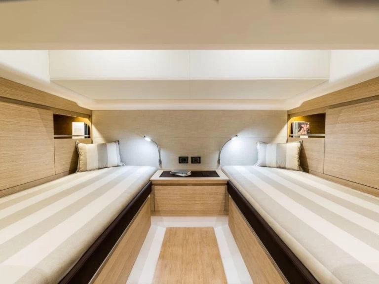 Barca a motore a noleggio a Hyères al miglior prezzo