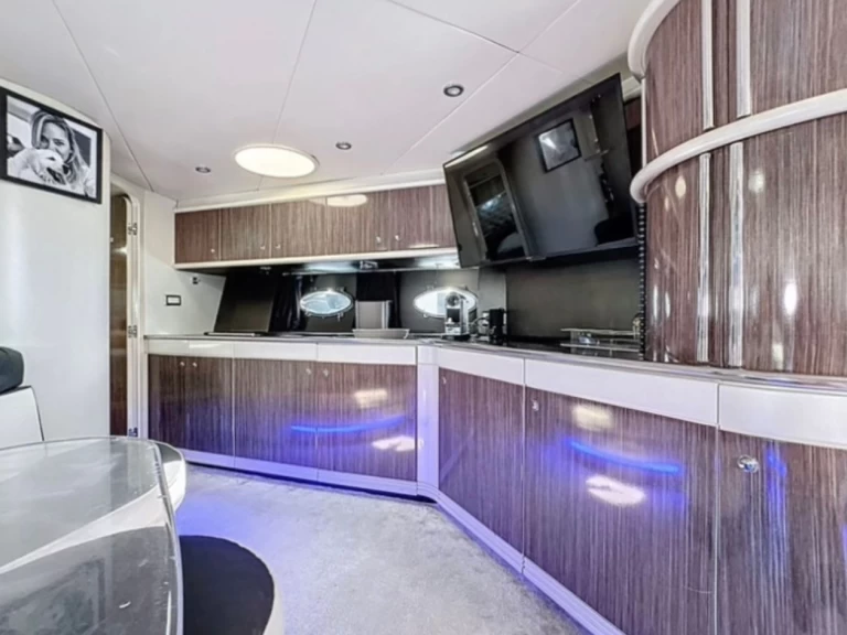 Noleggiare una Sunseeker Predator 63 a Saint-Tropez