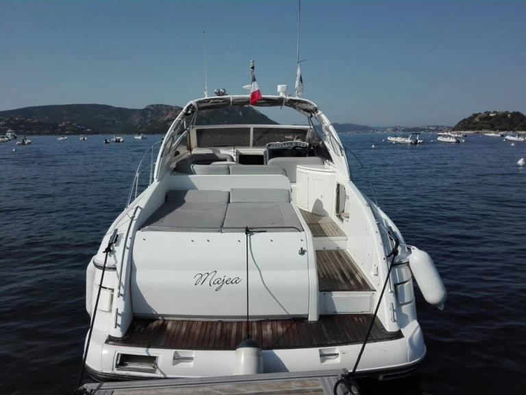 Noleggio barche Princess Princess V42 a Porto-Vecchio su Samboat