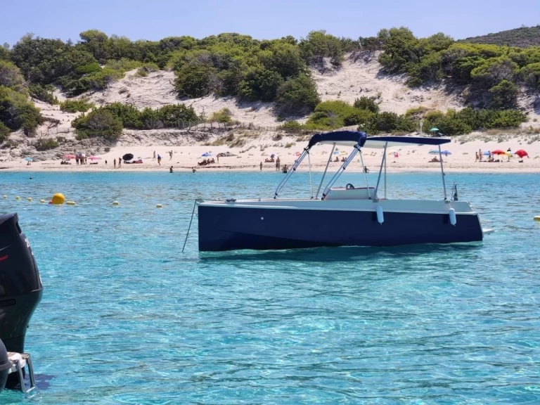 Noleggiare una ALIZE ELECTRONIQUE LAGON 55 ELECTRIQUE a Porto-Vecchio