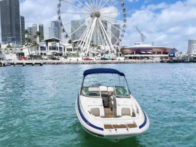 Noleggiare una Crownline Eclipse E-4 a Miami Beach