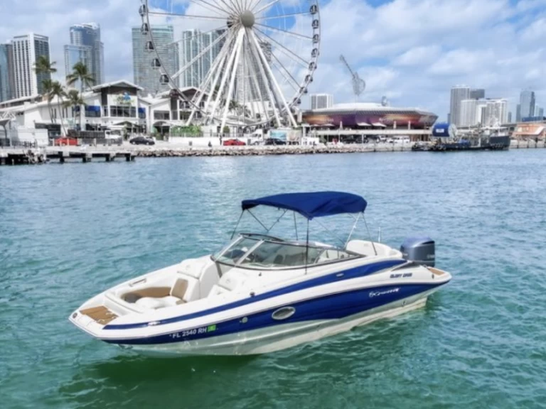 Noleggio Barca a motore con o senza skipper Crownline a Miami Beach