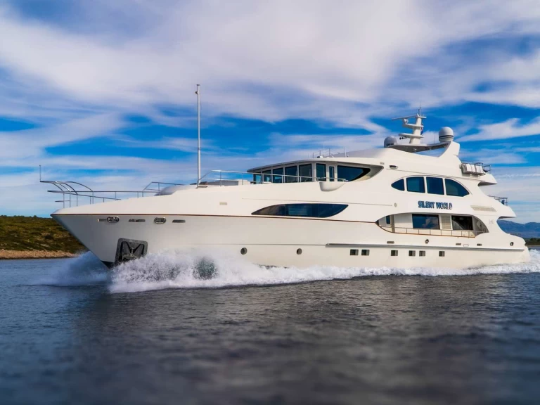 IAG SILENT WORLD da affittare a  Trogir