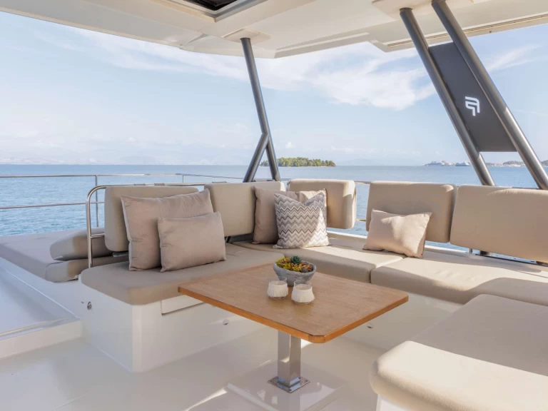 Noleggio Yacht di lusso Fountaine Pajot con patente nautica