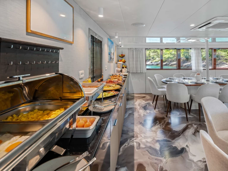 Noleggio Yacht di lusso  Custom Built Aluminum Cutter con patente nautica