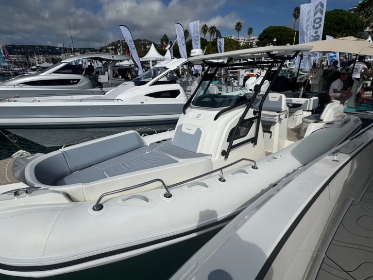 Noleggio Gommone a Propriano – Zodiac Medline 9