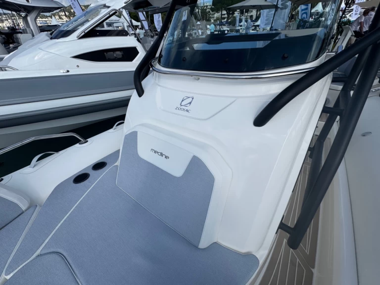 Zodiac Medline 9 da affittare a  Propriano