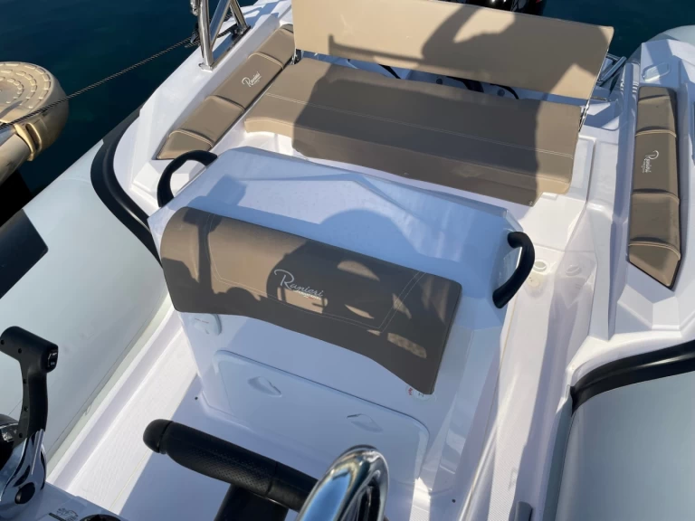 Noleggio barche Cavalaire-sur-Mer economico Cayman 21 S