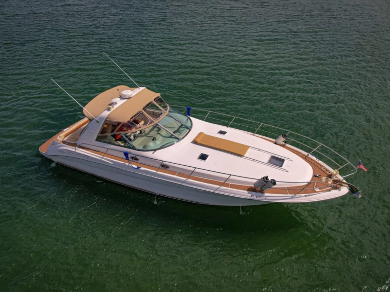 Noleggiare una Sea Ray Sea Ray 400 Sundancer a Miami Beach