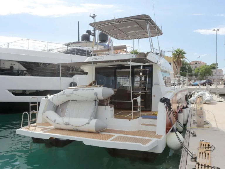 Noleggio Barca a motore Fountaine Pajot con patente nautica