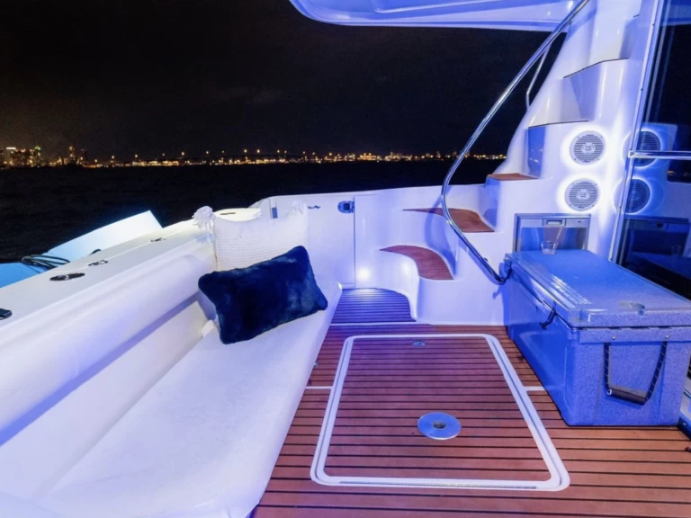 Noleggio Yacht di lusso Sea Ray con patente nautica
