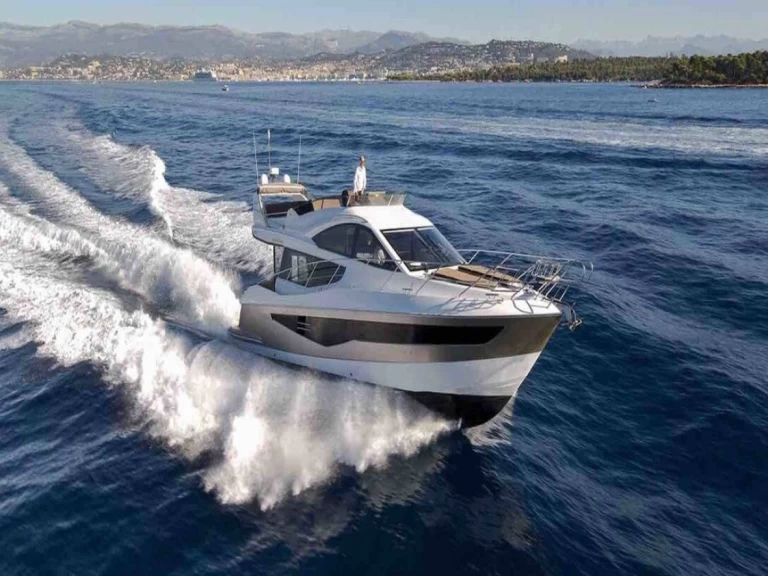 Yacht di lusso a noleggio a Sebenico al miglior prezzo