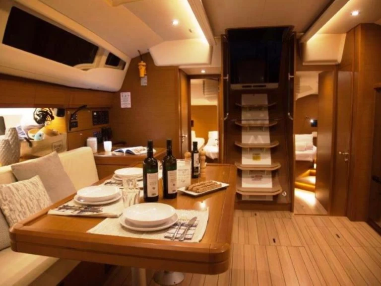 Jeanneau Jeanneau 54 da affittare a  Nydri