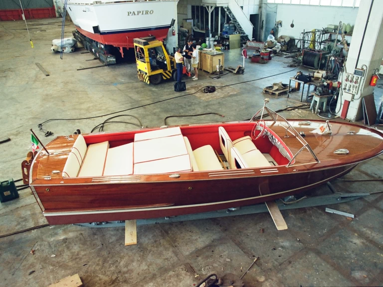 Noleggio Barca a motore con o senza skipper Cantiere di Chiavari a Berlin