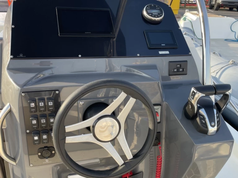 Noleggio Gommone Capelli con patente nautica