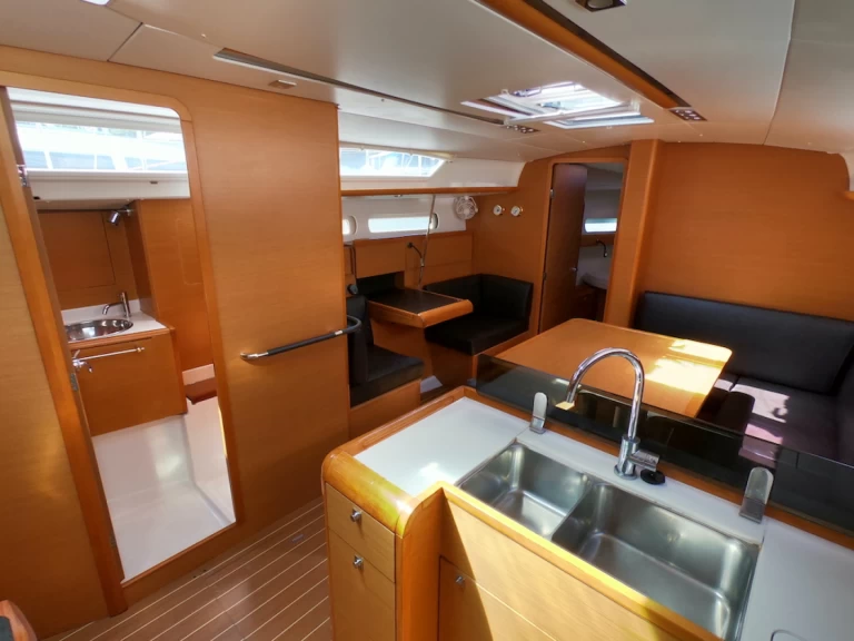 Noleggiare una Jeanneau Sun Odyssey 409 a Olbia