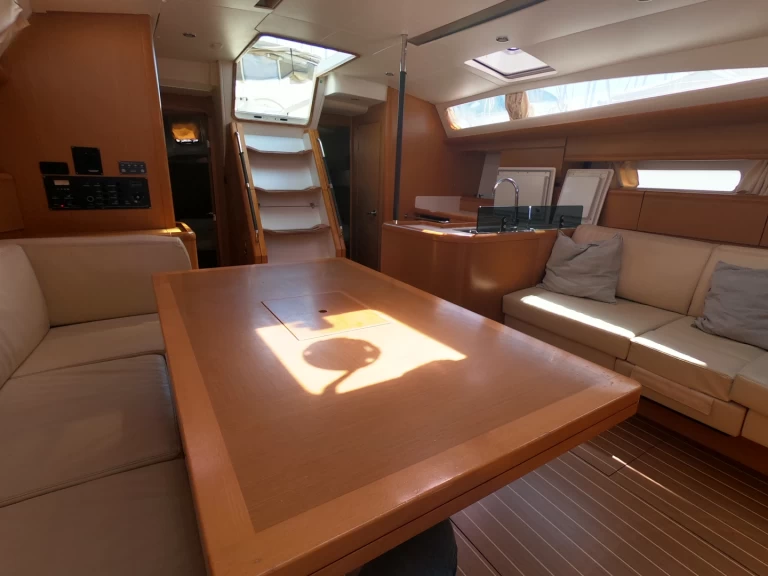 Noleggio Barca a vela con o senza skipper Jeanneau a Olbia