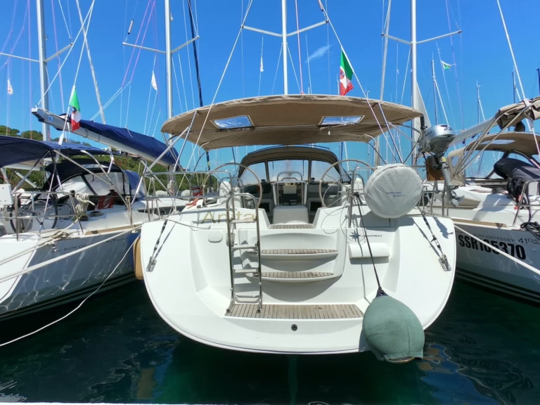 Noleggio Barca a vela Jeanneau con patente nautica