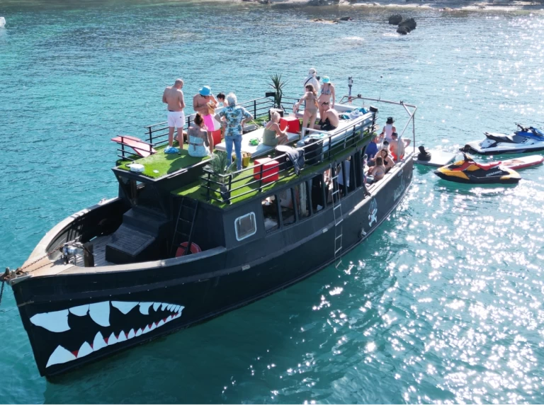 Noleggio Barca a motore Custom Made con patente nautica