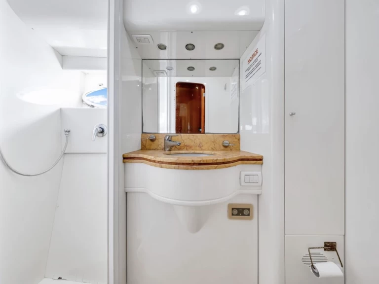 Noleggio barche Uniesse 80 Regal  a Miami Beach su Samboat