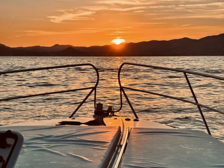 Noleggio a Cannes – Fairline Targa 42 su SamBoat