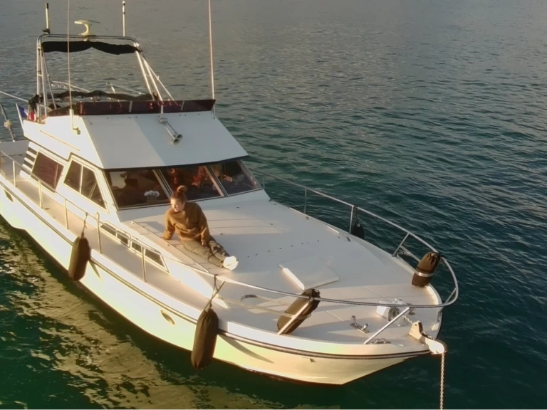 Noleggio Barca a motore Guy Couach con patente nautica