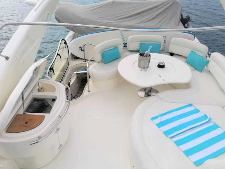 Noleggio barche Azimut Azimut 68 a Piraeus Port su Samboat