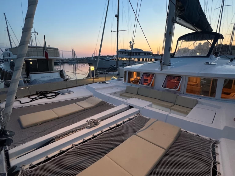 Noleggiare una Lagoon Lagoon 44 a Nettuno