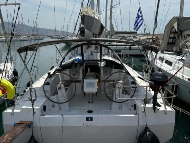 Noleggiare una Bavaria Bavaria C42 a Álimos