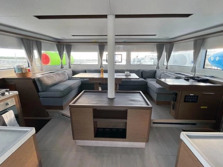 Noleggiare una Lagoon Lagoon 50 a Seget Donji