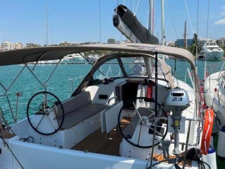 Jeanneau Sun Odyssey 380 da affittare a  Lávrio